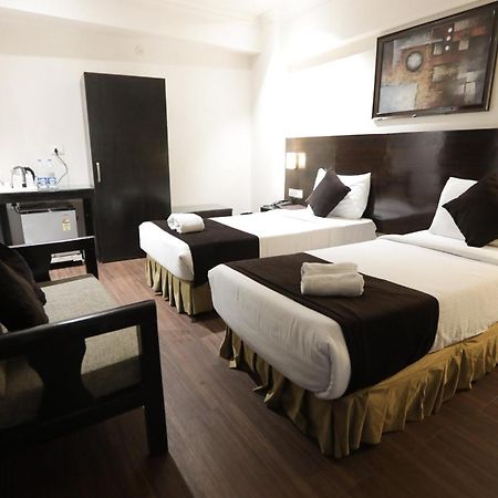 Anr Hotels Lucknow Zewnętrze zdjęcie