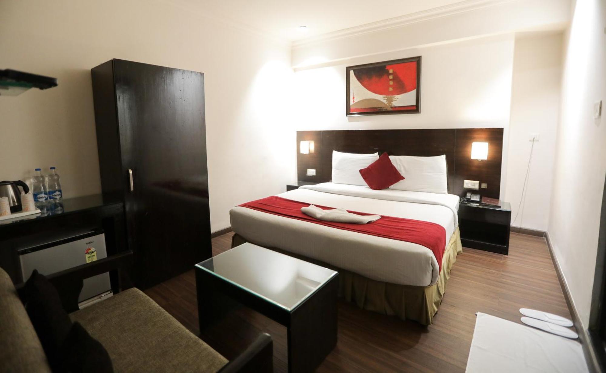Anr Hotels Lucknow Zewnętrze zdjęcie