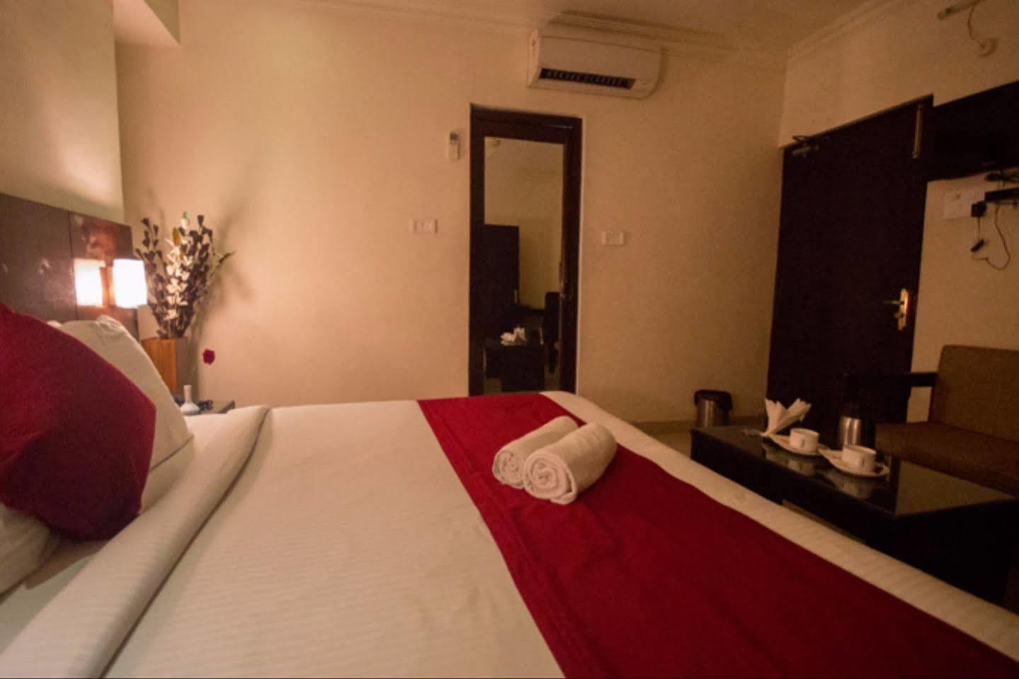 Anr Hotels Lucknow Zewnętrze zdjęcie