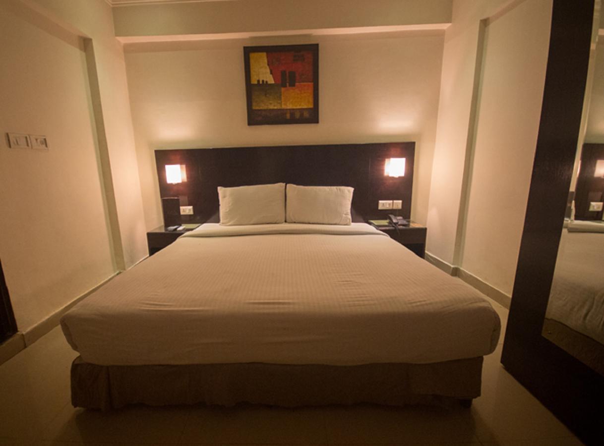 Anr Hotels Lucknow Zewnętrze zdjęcie